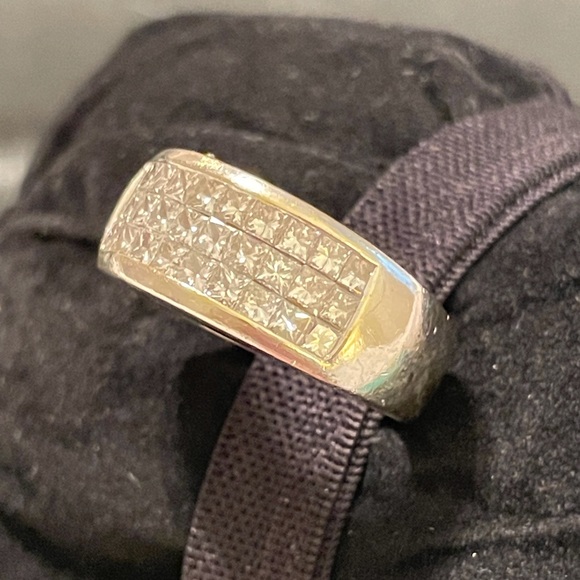 🌲Gorgeous diamond ring 18 karat gold price reduction &FIRM! - Picture 6 of 7